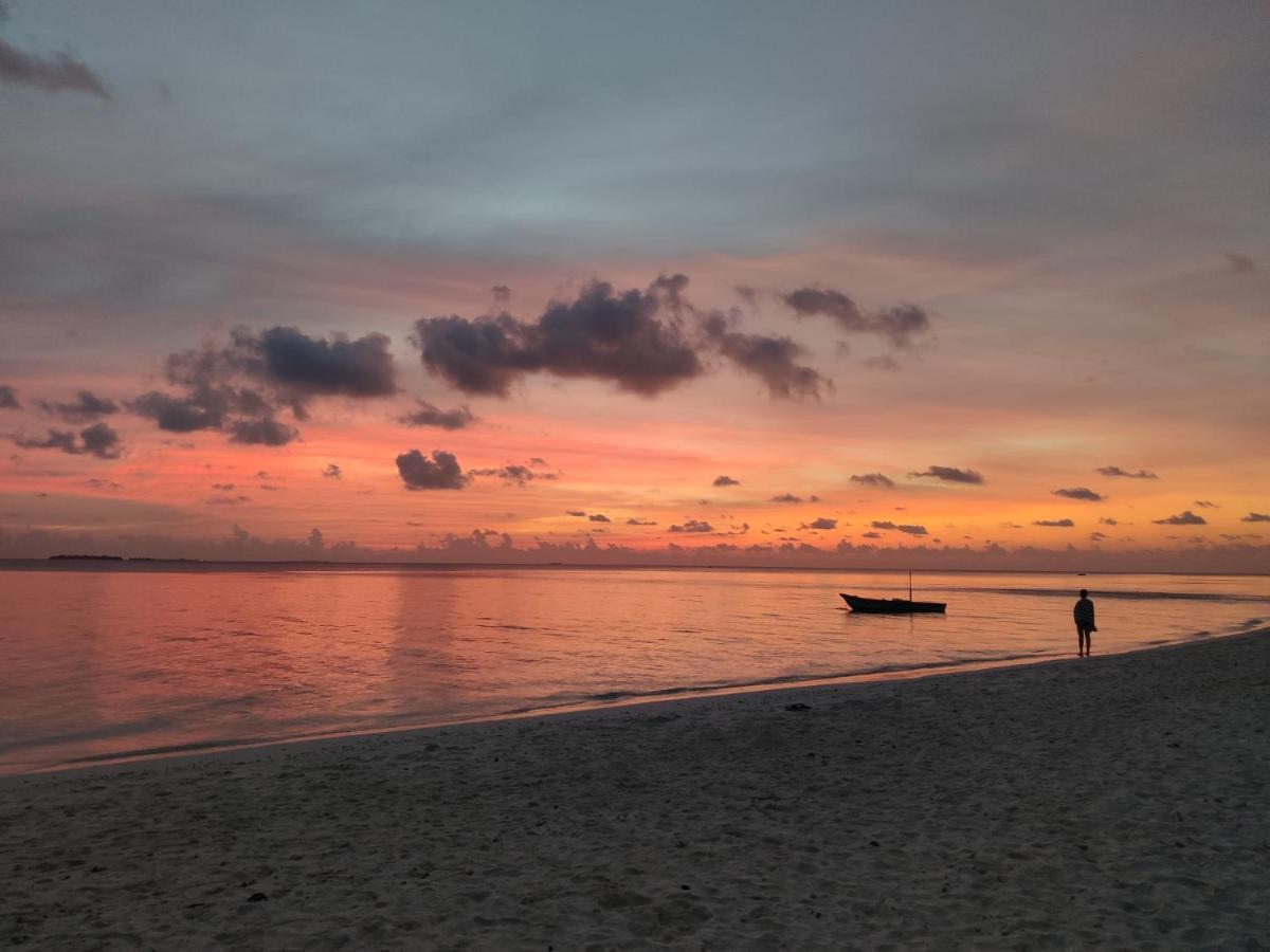 Ukulhas Villa Beach Hotel 외부 사진