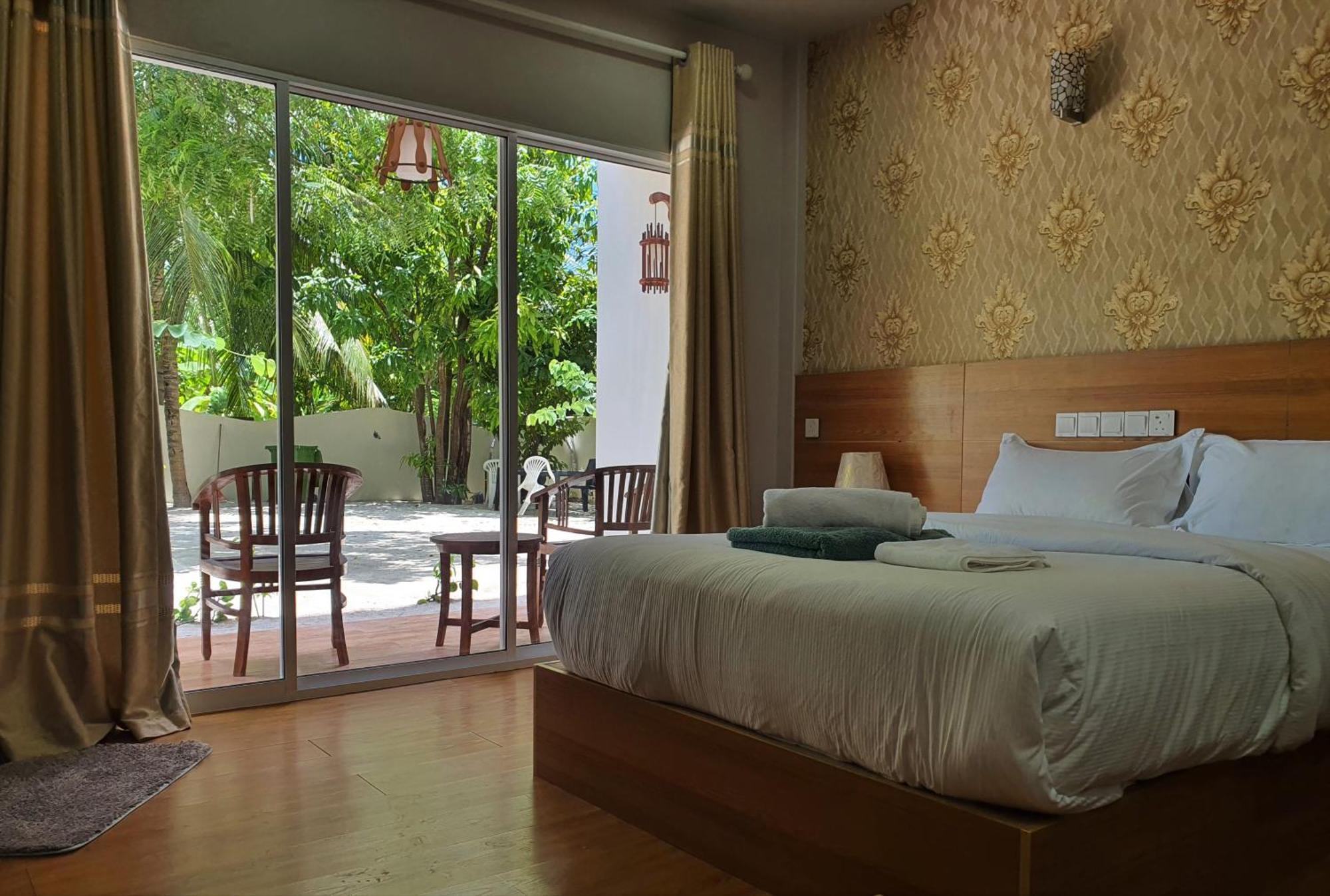 Ukulhas Villa Beach Hotel 외부 사진